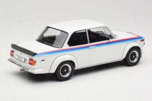 BMW 2002 E10 Turbo Bílý MCG 1:18 MCG18408R Kov – obrázek 2 z 6