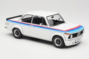 BMW 2002 E10 Turbo Bílý MCG 1:18 MCG18408R Kov – obrázek 4 z 6