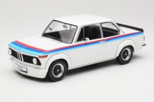 BMW 2002 E10 Turbo Bílý MCG 1:18 MCG18408-R Kov