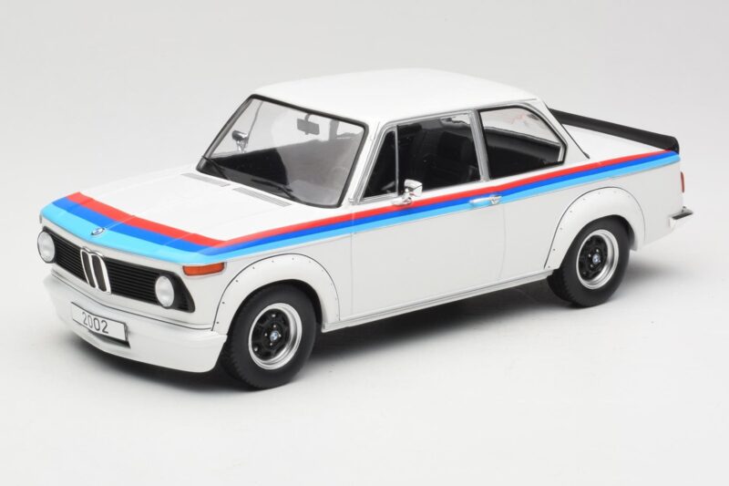 BMW 2002 E10 Turbo Bílý MCG 1:18 MCG18408R Kov