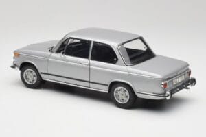 BMW 2002 Tii Polaris Stříbrný AUTOart 1:18 80430146517 Kov – obrázek 7 z 8