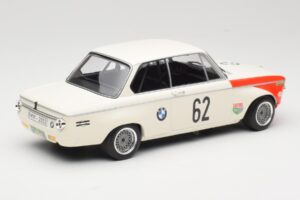 BMW 2002 tiK BMW AG #1 H. Hahne / D. Quester Class Winner Guards International 6 Hours Brands Hatch 1969 Minichamps 1:18 1556 – obrázek 2 z 6
