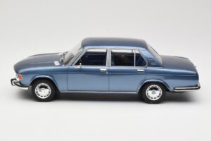 BMW 2500 E3 Blue Metallic BoS Models 1:18 BOS030 Pryskyřice – obrázek 3 z 6