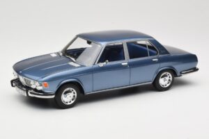 BMW 2500 E3 Blue Metallic BoS Models 1:18 BOS030 Pryskyřice