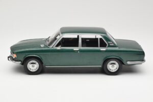 BMW 2500 E3 Green Metallic Minichamps 1:18 155029201 Kov – obrázek 3 z 6
