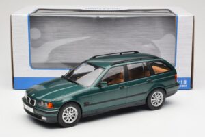 BMW 3 Series E36 Touring Green Metallic MCG 1:18 MCG18366 Kov – obrázek 6 z 6