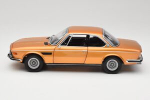 BMW 3.0 CSi E9 Gold Metallic Minichamps 1:18 180029027 Kov – obrázek 4 z 8
