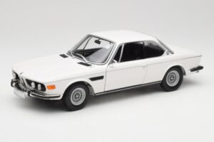 BMW 3.0 CSi E9 Bílý Minichamps 1:18 180029026 Kov