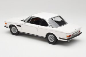 BMW 3.0 CSi E9 Bílý Minichamps 1:18 180029026 Kov – obrázek 7 z 8