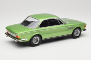 BMW 3.0 CSi E9 Green Metallic Minichamps 1:18 155028034 Kov – obrázek 2 z 6