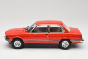 BMW 316 E21 Červený Minichamps 1:18 107024100 Pryskyřice – obrázek 3 z 6