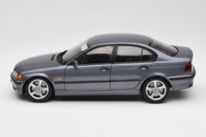 BMW 318i E46 Grey Metallic Dealerská Edice UT Models 1:18 80430028459 Kov – obrázek 4 z 8