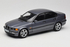 BMW 318i E46 Grey Metallic Dealerská Edice UT Models 1:18 80430028459 Kov