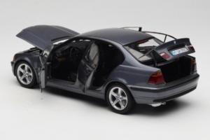 BMW 318i E46 Grey Metallic Dealerská Edice UT Models 1:18 80430028459 Kov – obrázek 5 z 8