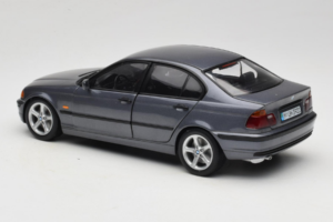 BMW 318i E46 Grey Metallic Dealerská Edice UT Models 1:18 80430028459 Kov – obrázek 7 z 8