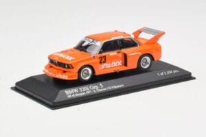BMW 320i Group 5 #23 E. Cheever / G. Villeneuve 6 Hours of Mosport Class Winners 1977 Damaged Spoiler Minichamps 1:43 4007723 – obrázek 2 z 5