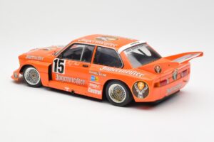 BMW 320i #15 Jägermeister H-J. Stuck Winner DRM Eifelrennen 1977 Minichamps 1:18 180772115 Kov – obrázek 7 z 8