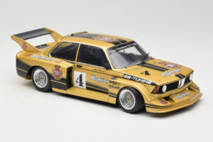 BMW 320i #4 Warsteiner J. Obermoser DRM 1977 Minichamps 1:18 180772105-R1 Kov – obrázek 6 z 8