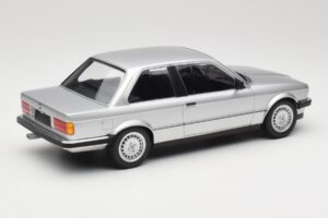 BMW 323i E21 Stříbrný Minichamps 1:18 155026001 Kov – obrázek 2 z 6