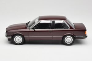 BMW 323i E30 Dark Red Metallic Minichamps 1:18 155026007 Kov – obrázek 3 z 6