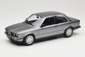 BMW 323i E30 Grey Metallic Minichamps 1:18 155026006 Kov