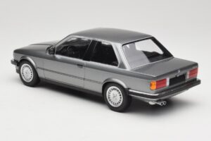 BMW 323i E30 Grey Metallic Minichamps 1:18 155026006 Kov – obrázek 5 z 6