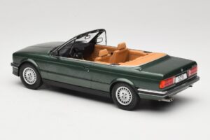 BMW 325i E30 Kabriolet Zelený MCG 1:18 MCG18545 Kov – obrázek 5 z 6