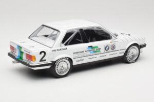 BMW 325i E30 #2 O. Manthey Vogelsang Automobile 3rd Place Eifel Race DTM 1986 Minichamps 1:18 155862602 Kov – obrázek 2 z 6