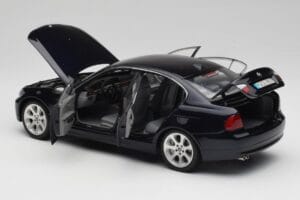 BMW 330i E46 Černý Kyosho 1:18 08731RB Kov – obrázek 5 z 8