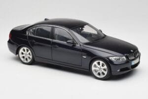 BMW 330i E46 Černý Kyosho 1:18 08731RB Kov – obrázek 6 z 8