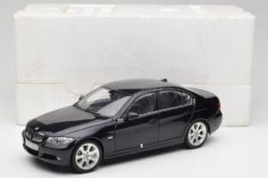 BMW 330i E46 Černý Kyosho 1:18 08731RB Kov – obrázek 8 z 8
