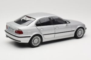 BMW 330i E46 Stříbrný UT 1:18 80430302328 Kov – obrázek 3 z 8