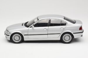 BMW 330i E46 Stříbrný UT 1:18 80430302328 Kov – obrázek 4 z 8