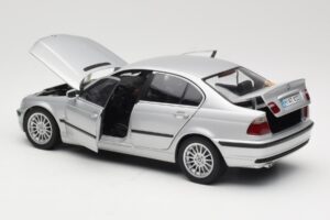 BMW 330i E46 Stříbrný UT 1:18 80430302328 Kov – obrázek 5 z 8
