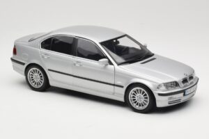BMW 330i E46 Stříbrný UT 1:18 80430302328 Kov – obrázek 6 z 8