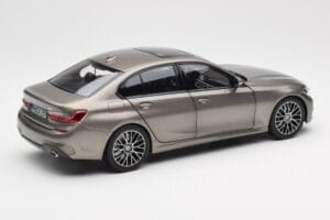 BMW 330i G20 Stříbrný Norev 1:18 183275 Kov – obrázek 3 z 8