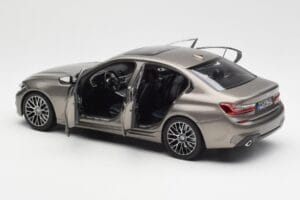 BMW 330i G20 Stříbrný Norev 1:18 183275 Kov – obrázek 5 z 8
