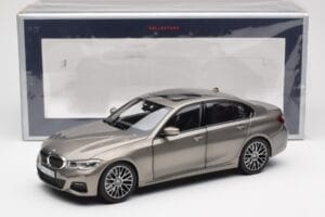 BMW 330i G20 Stříbrný Norev 1:18 183275 Kov – obrázek 8 z 8