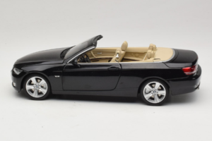 BMW 335i E93 Kabriolet Sapphire Black Kyosho 1:18 80430413375 Kov – obrázek 4 z 10