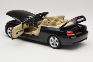 BMW 335i E93 Kabriolet Sapphire Black Kyosho 1:18 80430413375 Kov – obrázek 5 z 10