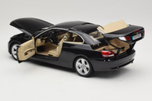 BMW 335i E93 Kabriolet Sapphire Black Kyosho 1:18 80430413375 Kov – obrázek 6 z 10
