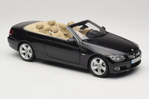 BMW 335i E93 Kabriolet Sapphire Black Kyosho 1:18 80430413375 Kov – obrázek 8 z 10