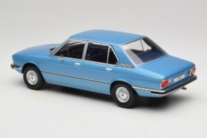BMW 5 Series E12 Modrý MCG 1:18 MCG18541 Kov – obrázek 5 z 6