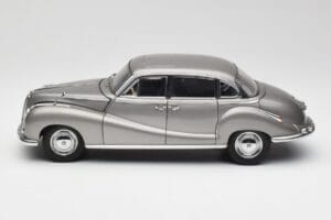 BMW 502 2.6 Luxus Silver Beige Metallic AUTOart 1:18 70591 Kov – obrázek 4 z 8