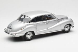 BMW 502 2.6 Luxus Super Stříbrný AUTOart 1:18 70593 Kov – obrázek 3 z 8