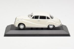 BMW 502 V8 Bílý Minichamps 1:43 430022400 Kov