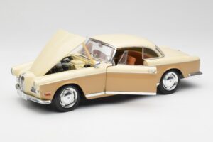 BMW 503 Béžový Revell 1:18 8832 Kov – obrázek 2 z 8