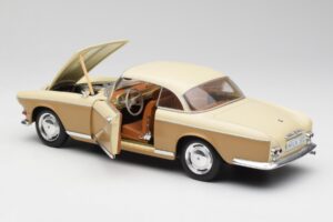 BMW 503 Béžový Revell 1:18 8832 Kov – obrázek 5 z 8