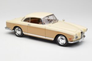 BMW 503 Béžový Revell 1:18 8832 Kov – obrázek 6 z 8