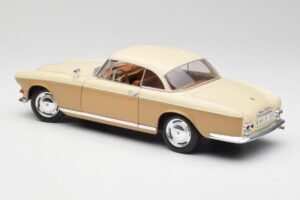 BMW 503 Béžový Revell 1:18 8832 Kov – obrázek 7 z 8